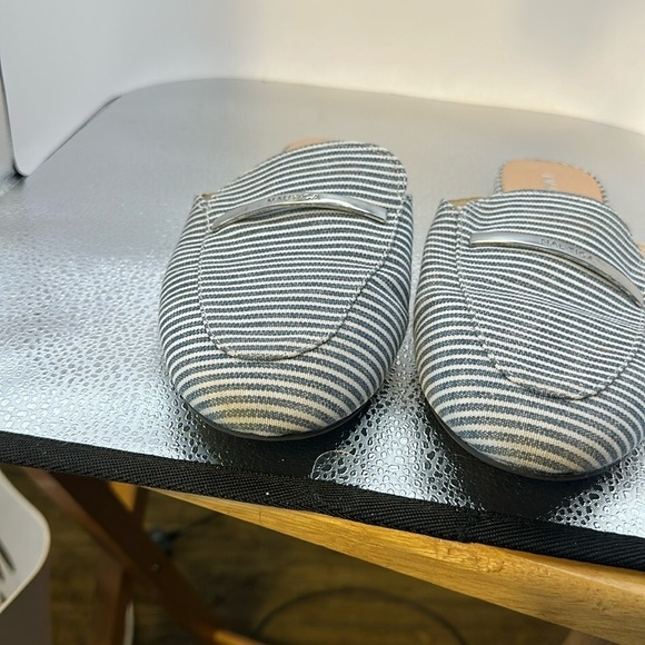 Nautica flats size 8 1/2. Good used condition nautical, blue and white stripes.‌ - Picture 1 of 6